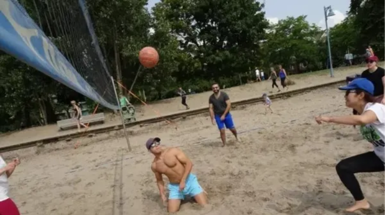 Recreational Beach Volleyball!